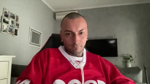 Snapshot of sidvicious23cm chatting on 10.27.25 sidvicious23cm online show from 10.27.25