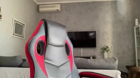 Snapshot of sidvicious23cm chatting on 10.28.25 sidvicious23cm online show from 10.28.25