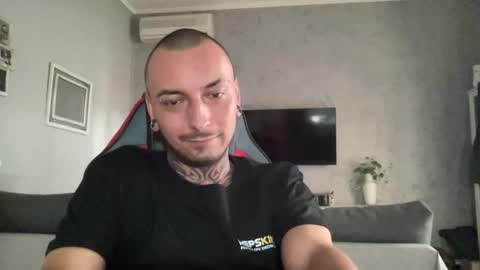 Snapshot of sidvicious23cm chatting on 10.30.25 sidvicious23cm online show from 10.30.25