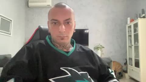 Snapshot of sidvicious23cm chatting on 11.19.25 sidvicious23cm online show from 11.19.25