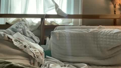 Snapshot of sie273 chatting on 12.17.24 sie273 online show from 12.17.24