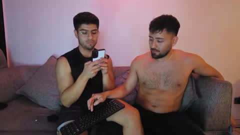 Snapshot of siegfriedll chatting on 10.31.25 gily y pablo online show from 10.31.25