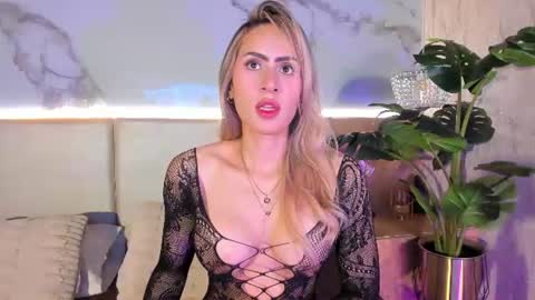 Snapshot of sienna_belluccii chatting on 08.06.26 sienna belluccii online show from 08.06.26