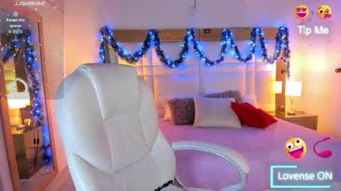 Sienna  online show from 11.21.25