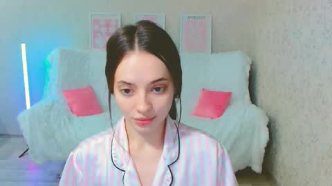 Sienna Mia online show from 06.04.26