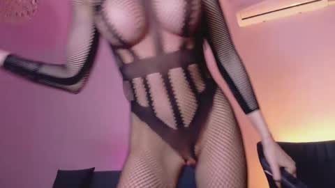 Sienna online show from 04.04.26