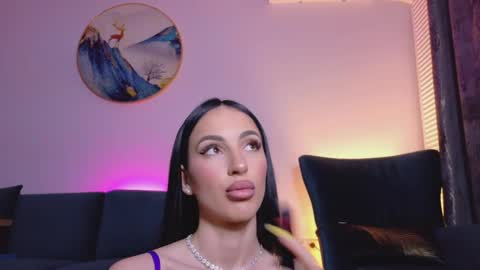 Sienna online show from 04.18.26