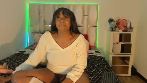 Snapshot of sierra_violet chatting on 12.09.24 sierra_violet online show from 12.09.24