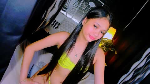 Snapshot of sierracoxriches chatting on 01.11.25 Belle online show from 01.11.25