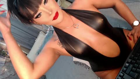 Sierrafina online show from 04.12.26