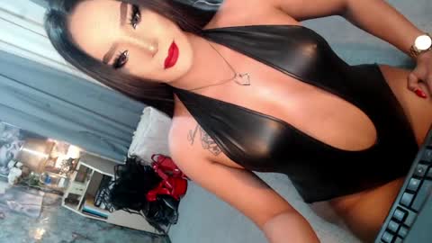 Snapshot of sierrafina_mcbride chatting on 04.29.26 Sierrafina online show from 04.29.26