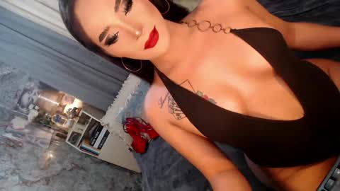 Snapshot of sierrafina_mcbride chatting on 05.11.26 Sierrafina online show from 05.11.26