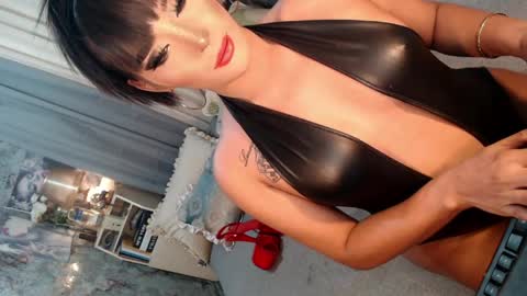 Snapshot of sierrafina_mcbride chatting on 05.15.26 Sierrafina online show from 05.15.26