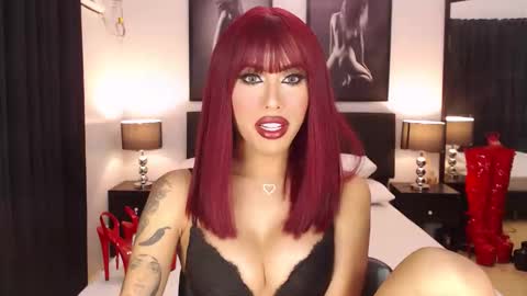 Snapshot of significantmistress chatting on 04.21.26 Jenny Hakenson online show from 04.21.26