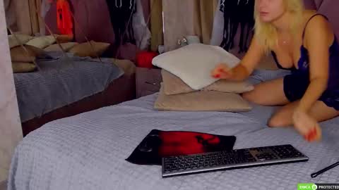 SilasCollins online show from 10.19.25