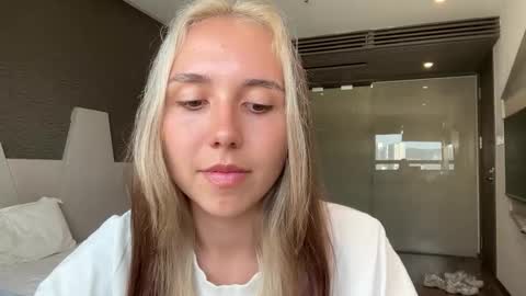 You fav Miss Si online show from 02.15.26