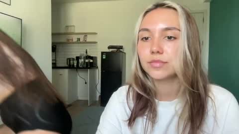 You fav Miss Si online show from 03.29.26