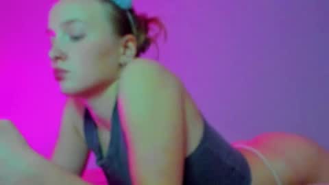 Snapshot of silky_huzelnut chatting on 10.10.25 Mila online show from 10.10.25