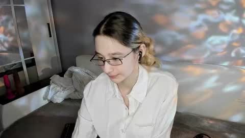 Snapshot of silvadevil chatting on 03.03.26 Kate online show from 03.03.26