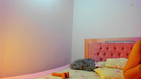 Snapshot of silvana_wenz chatting on 02.10.25 Silvana online show from 02.10.25