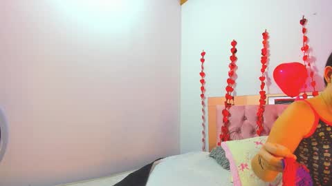 Snapshot of silvana_wenz chatting on 02.18.25 Silvana online show from 02.18.25