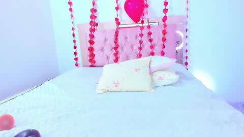 Snapshot of silvana_wenz chatting on 02.24.25 Silvana online show from 02.24.25