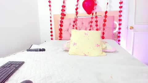 Snapshot of silvana_wenz chatting on 02.25.25 Silvana online show from 02.25.25