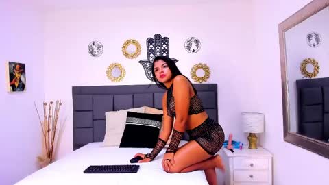 Silvanadelatorre online show from 05.27.26