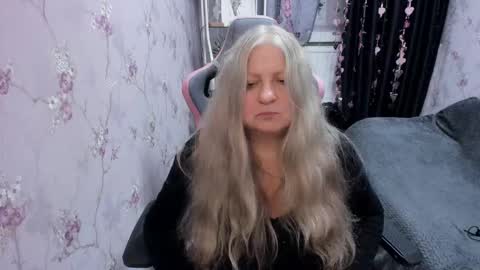 Snapshot of silver_moon_light chatting on 09.24.25 silver_moon_light online show from 09.24.25