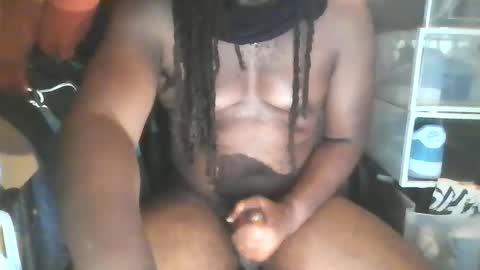 Snapshot of silverbro chatting on 11.06.25 silverbro online show from 11.06.25