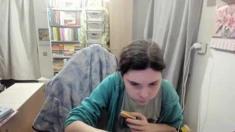 Snapshot of silvercaramel chatting on 11.23.25 silvercaramel online show from 11.23.25