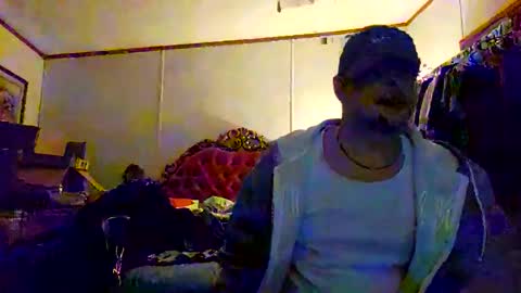 Snapshot of silverfox706 chatting on 12.04.25 Jay Silverfox706 online show from 12.04.25