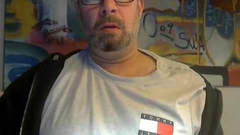 Snapshot of silversurfer1010 chatting on 01.12.25 Silver online show from 01.12.25