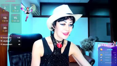 Silvia Wallec online show from 01.25.25