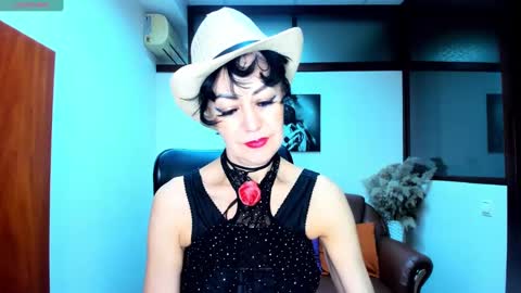 Silvia Wallec online show from 01.26.25