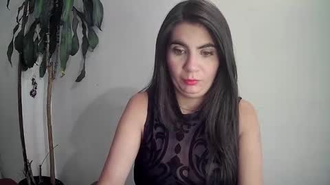 Silvie online show from 12.14.24