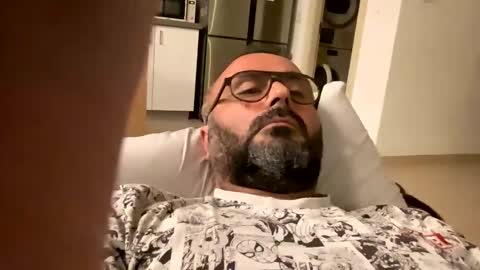 Snapshot of simon_bb chatting on 09.10.25 Si online show from 09.10.25