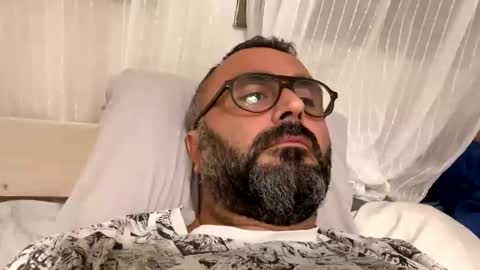 Snapshot of simon_bb chatting on 09.17.25 Si online show from 09.17.25