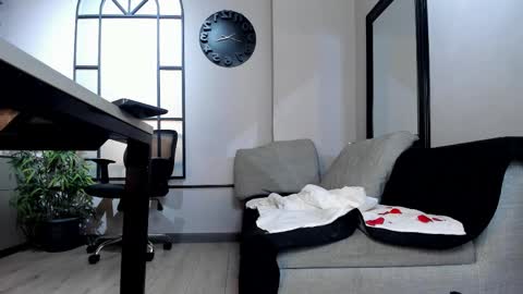 Snapshot of simon_durand chatting on 02.15.26 simon_durand online show from 02.15.26