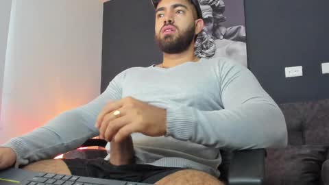 simon_leon01 online show from 12.05.24