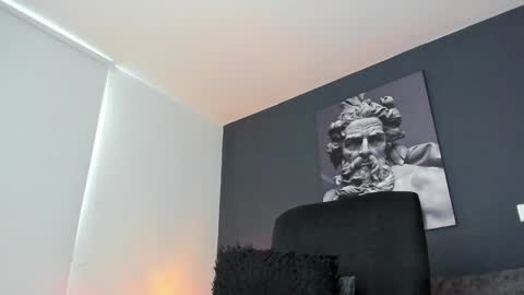 simon_leon01 online show from 12.09.24