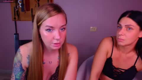 Snapshot of simona_moonshine chatting on 10.10.25 simona_moonshine online show from 10.10.25