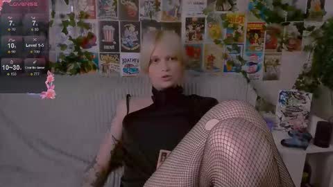 Snapshot of simona_rain chatting on 09.30.25 Simona online show from 09.30.25