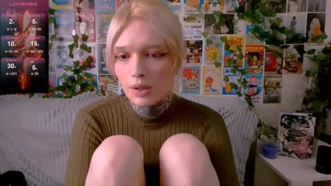 Snapshot of simona_rain chatting on 10.11.25 Simona online show from 10.11.25