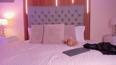 Snapshot of simonastar_ chatting on 02.11.26 simonastar_ online show from 02.11.26