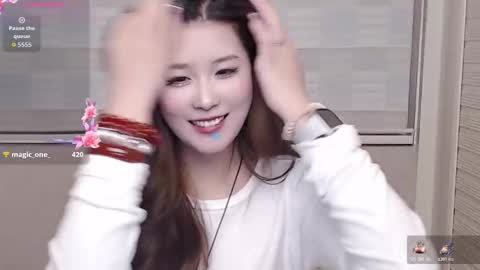 simonastephanie online show from 11.22.25