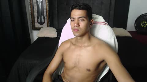 Snapshot of simple_guyy chatting on 09.28.25 Andrey online show from 09.28.25