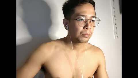 Snapshot of simplysanti_ph chatting on 05.22.26 Santino online show from 05.22.26