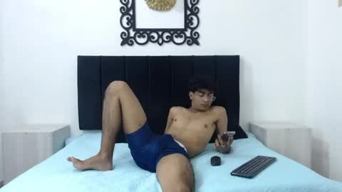 Snapshot of sinboy_ chatting on 05.14.26 online show from 05.14.26