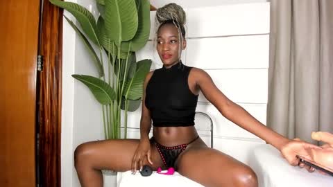 sincerre9_tara online show from 02.13.25